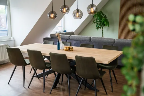 Eiken (boomstam) tafel met stalen rechte poten 1