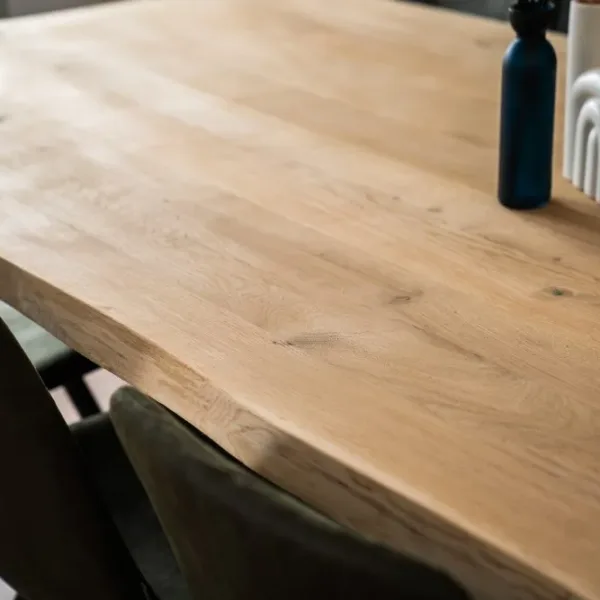 Eiken (boomstam) tafel met stalen rechte poten 3