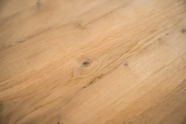 Eiken (boomstam) tafel met stalen rechte poten 11