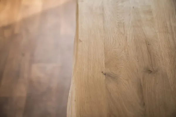 Eiken (boomstam) tafel met stalen rechte poten 12