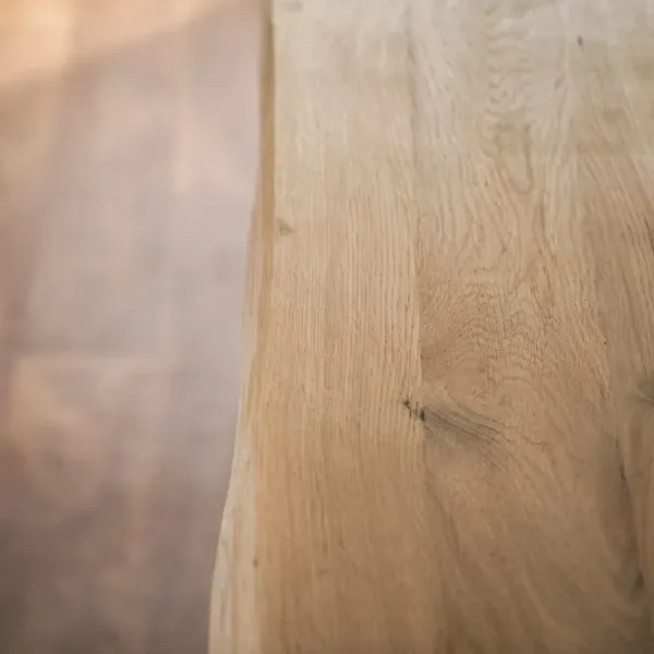 Eiken (boomstam) tafel met stalen rechte poten 12
