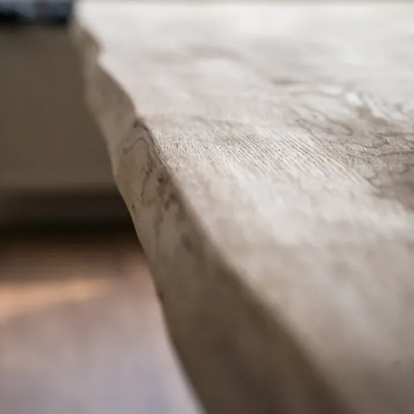 Eiken (boomstam) tafel met stalen rechte poten 13