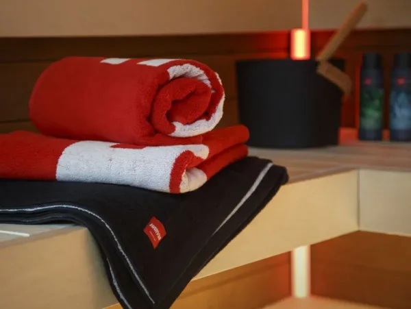 Handdoek Harvia 70x140cm rood 3